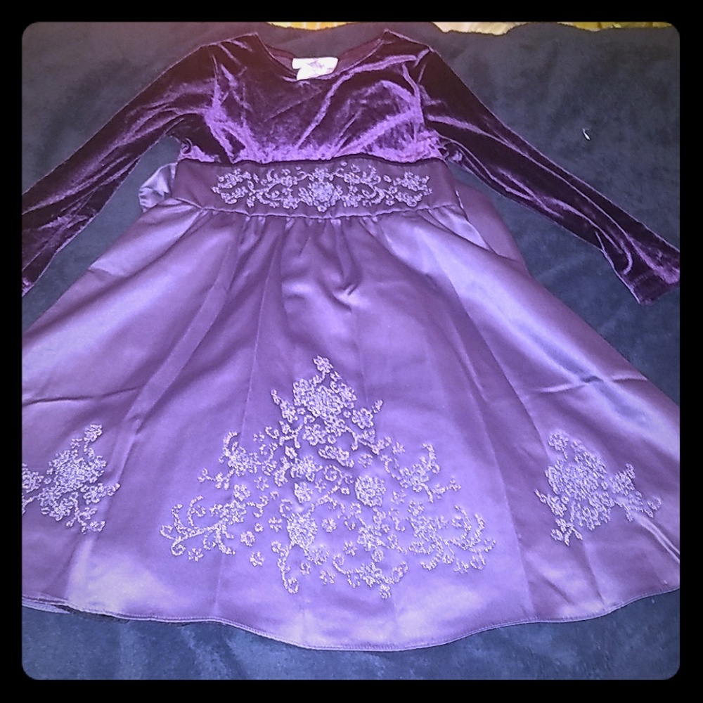 Girls purple long sleeves dress